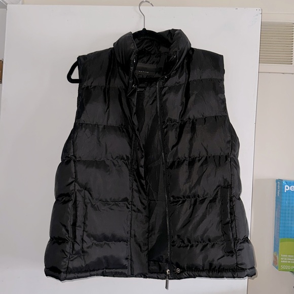 Black puffer vest size xl - Picture 1 of 3